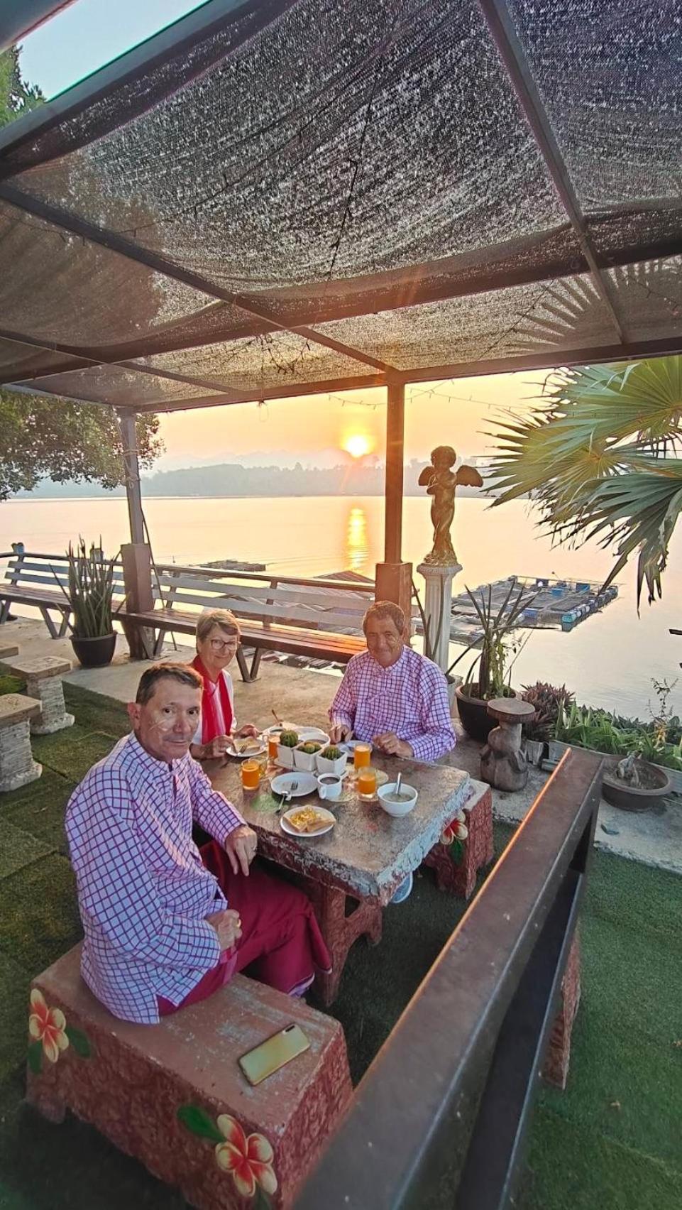 Baan Dongsak River View Sangkhla Buri Exterior foto